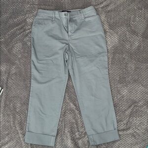 Gloria Vanderbilt Gray Capris